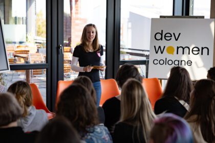 Annika Heuler-Kottmann bei Dev Women Cologne von kernpunkt