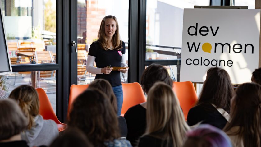 Annika Heuler-Kottmann bei Dev Women Cologne von kernpunkt