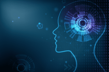 Ein dunkler Hintergrund mit einer Silhouette eines weiblichen Kopfes auf der rechten Seite. Das Gehirn des Kopfes ist als Drehscheibe dargestellt. Zudem sind Nullen und Einsen zu sehen, um den Bezug zur IT herzustellen